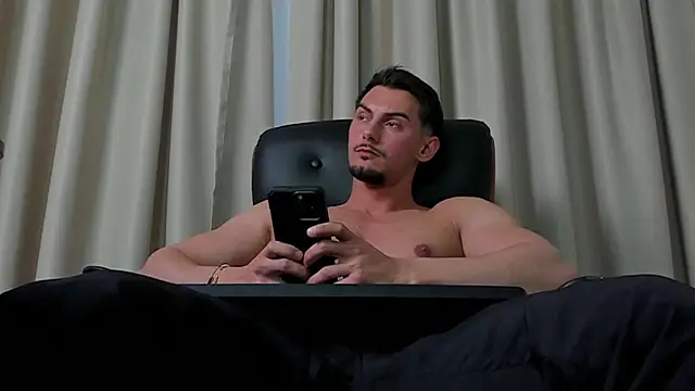 Czat XXX na żywo – ClintMasters