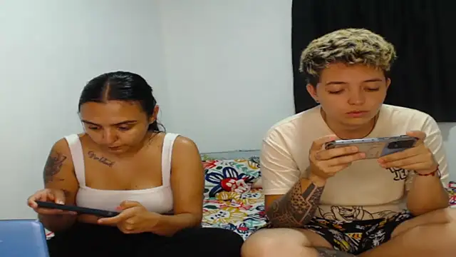 kathy_luisa Show in webcam