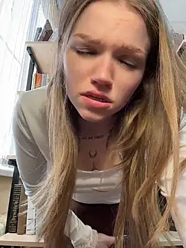 StreetSquirt Adlı Modelin Canlı XXX Sohbeti