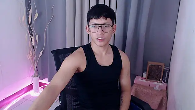 pinkcock_froi2305's Live XXX Chat