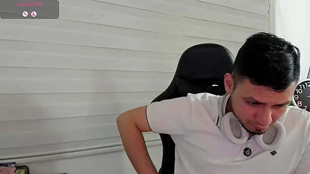 Rick_Adams 即時 XXX 聊天