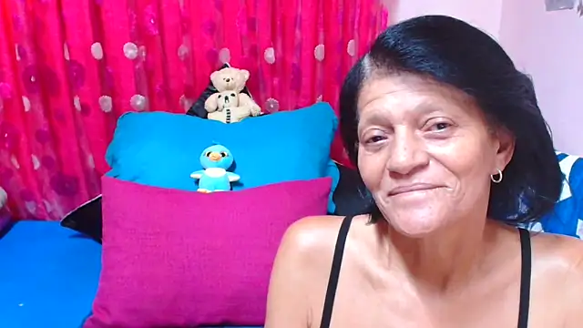 SLUTTYROXYn Live XXX chat