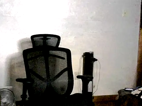 Pokazy przed kamerką – JockNThirsty