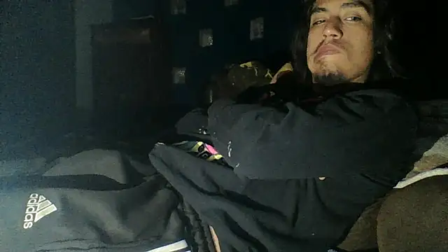 AlexAlejandro13 即時 XXX 聊天