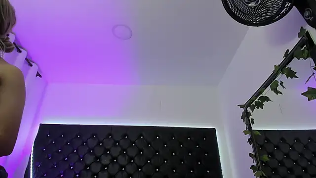 Chat XXX en directo de BellaRoge