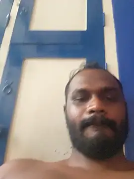 Tirunelvelipaiyan élő XXX-chatje