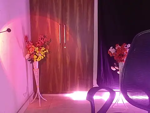 Roiseeeen Live XXX chat