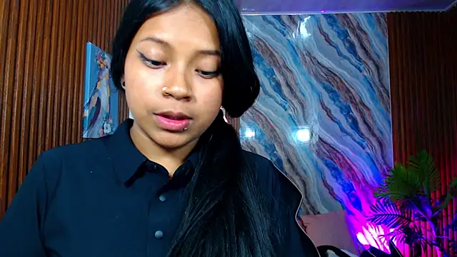 Maile_Tay লাইভ XXX চ্যাট