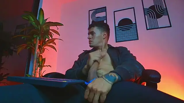 XXX chat uživo modela ALPHA_DOMINUS_