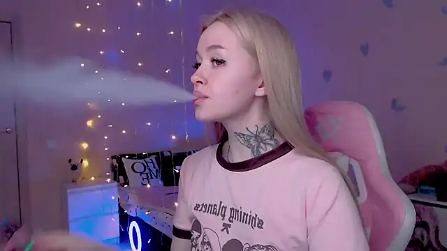 Chat +18 de Naughty_Mable ao vivo