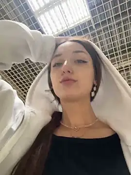 DollyTall's Live XXX Chat