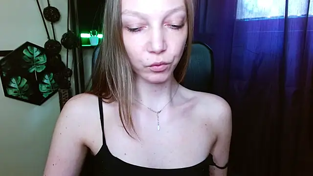 EmillyPlay's Live XXX Chat