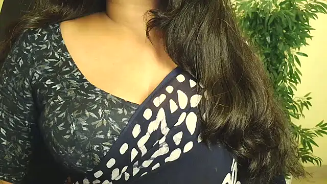 Mallu_Neelaanjanamn Webbikameraesitys