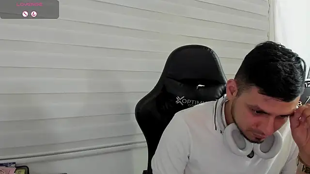 แชท XXX สดของ Rick_Adams