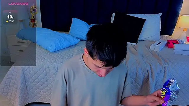 Issac_james_ Chat XXX in diretta