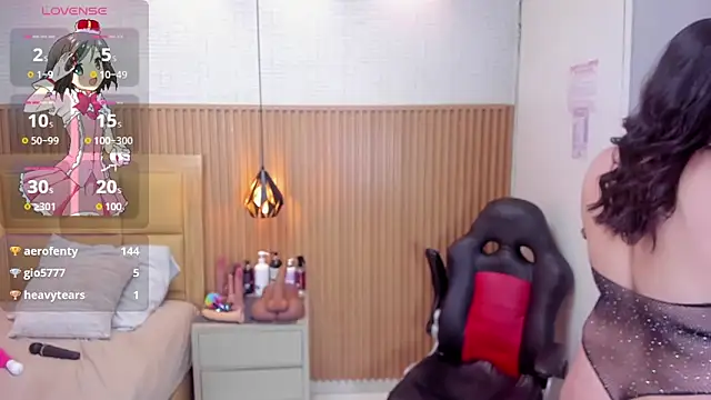 LOLAMAXIn Live XXX chat