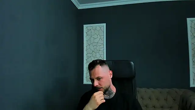 دردشة BrianHunts الجنسية المباشرة