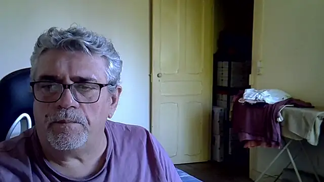 Laurent_oldmen: διαδικτυακό σόου στην κάμερα