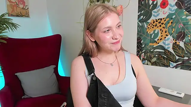 Emiliciousn Live XXX chat