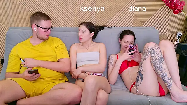 Ksenny Chat XXX in diretta