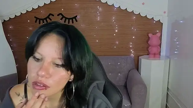 lewii_t Chat XXX in diretta