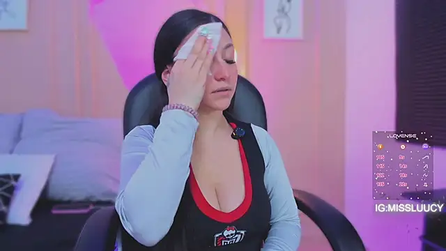 lucy_neil Live XXX Chat