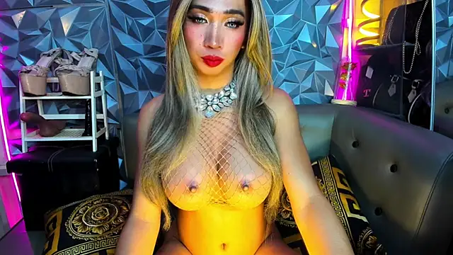 Živý XXX chat CASSIE_CLASSY