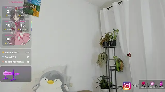 Онлайн чат XXX Mia-Valeria-