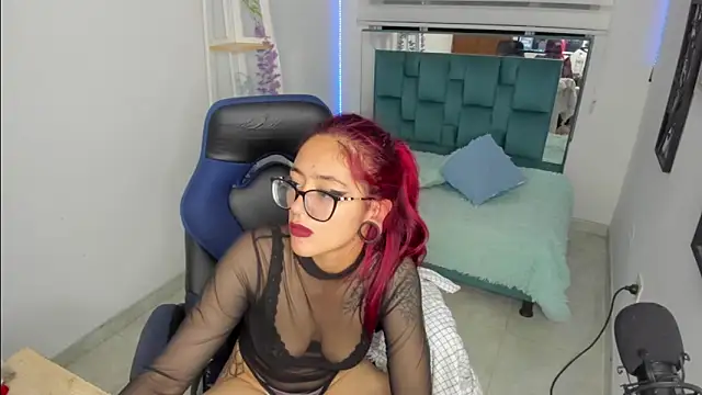 Sara_Red_X's Webcam Show