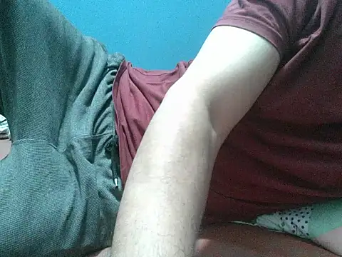 Precumboner Adlı Modelin Canlı XXX Sohbeti