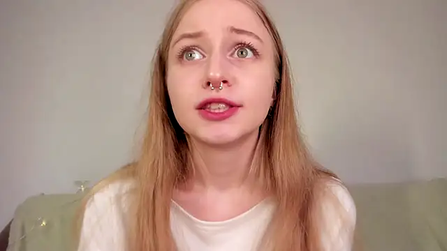 MiaMews Adlı Modelin Canlı XXX Sohbeti