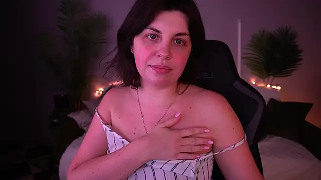 MirandaWong's Live XXX Chat