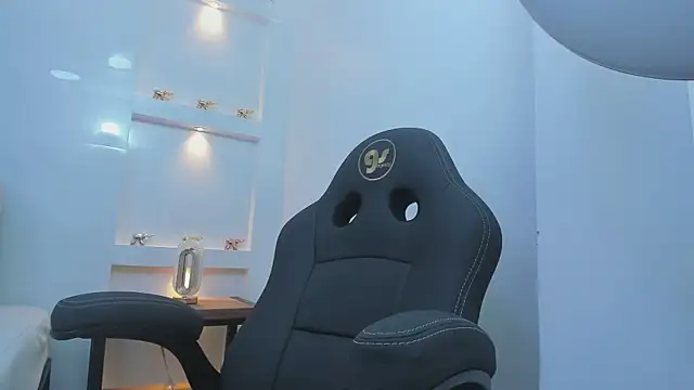 Chat +18 de Dalia-Prada ao vivo