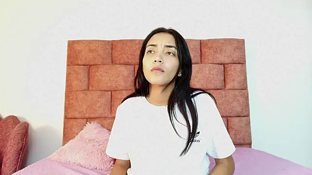 Emmily_Nasty_Ass – Naživo XXX chat