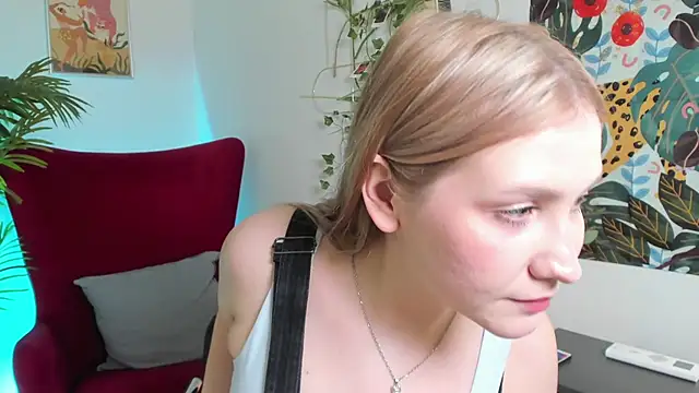 Emilicious Show in webcam