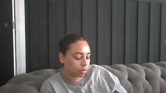 Živý XXX chat BigBootyJaydaxo