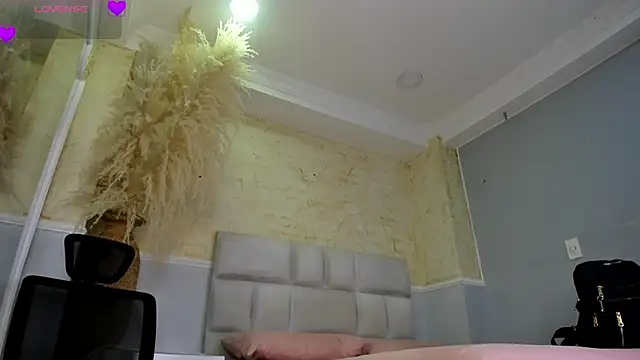 AnaiaClarck 即時 XXX 聊天