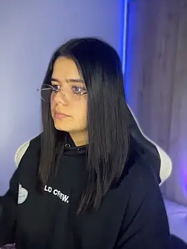 2Angela_ Show in webcam