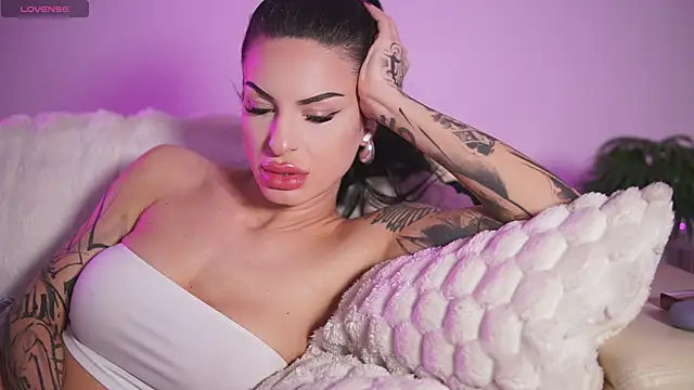 GiaInked Chat XXX live