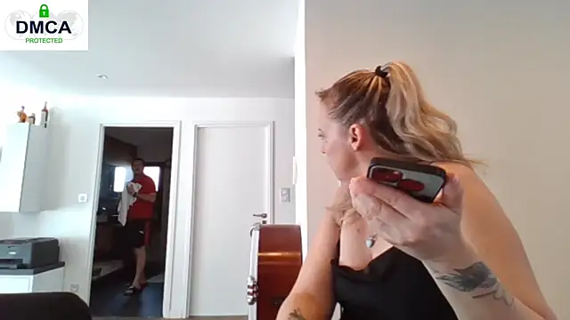 Miss-Chupagirly 现场XXX聊天