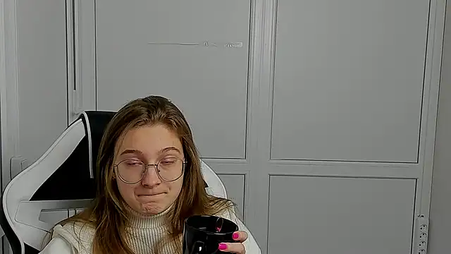 XXX chat uživo modela Mia_kristal