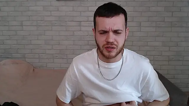 Alexxx_horny: διαδικτυακό σόου στην κάμερα