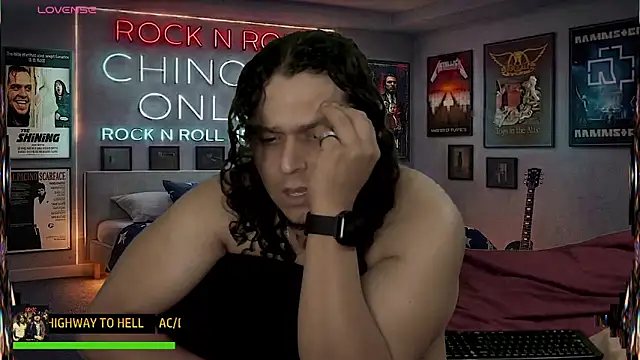 chino_roz: διαδικτυακό σόου στην κάμερα