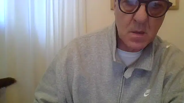 ANONIMO7735 Adlı Modelin Canlı XXX Sohbeti