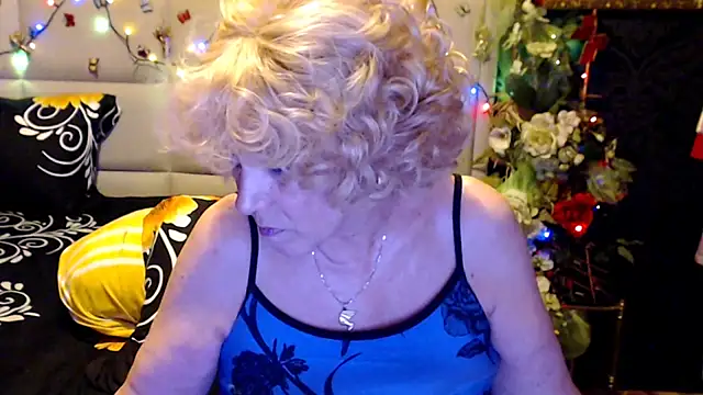 HappyWomanOn Webcam Show