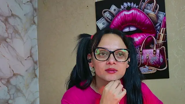 QueenSallyDesire Chat XXX in diretta