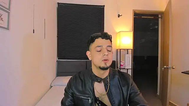 alejandro_calderon1 Live XXX Chat