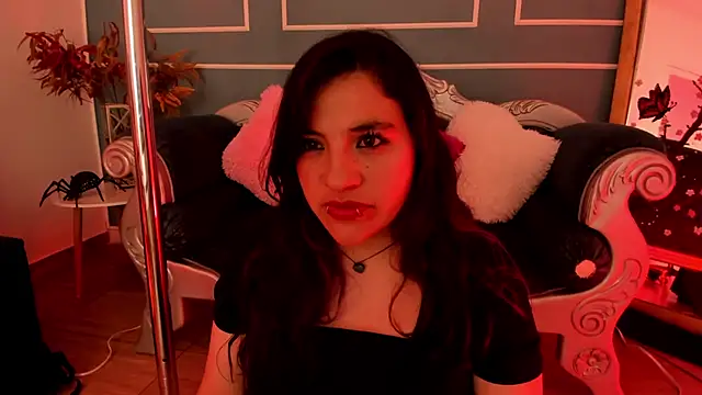 TaraTaylorr's Live XXX Chat