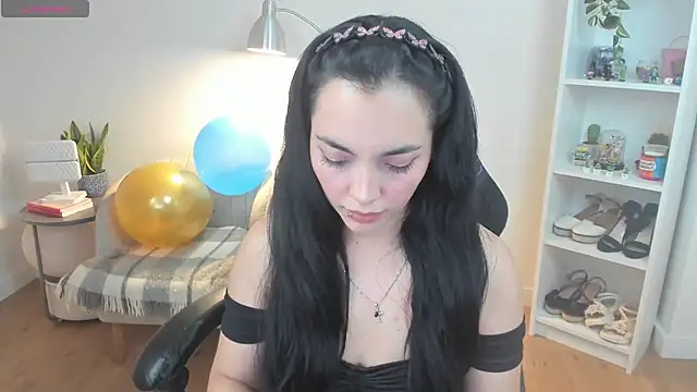 _BellaEvans_ Adlı Modelin Canlı XXX Sohbeti