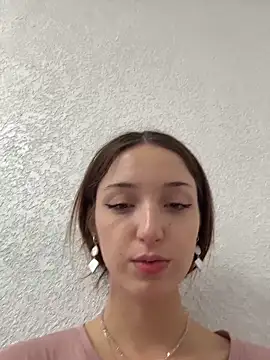 DollyTall Pertunjukan Webcam